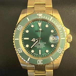 custom build seiko NH35 automatic movement - yellow gold hulk mod